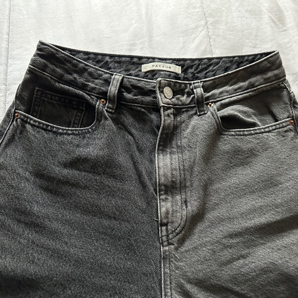 Jeans - Picture 2 of 3